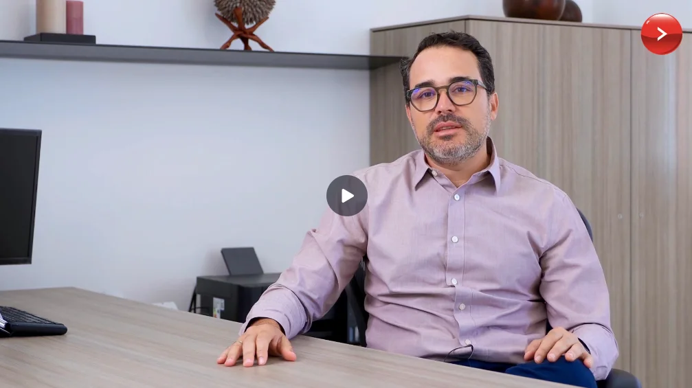 Miniatura del video: retrato del directivo